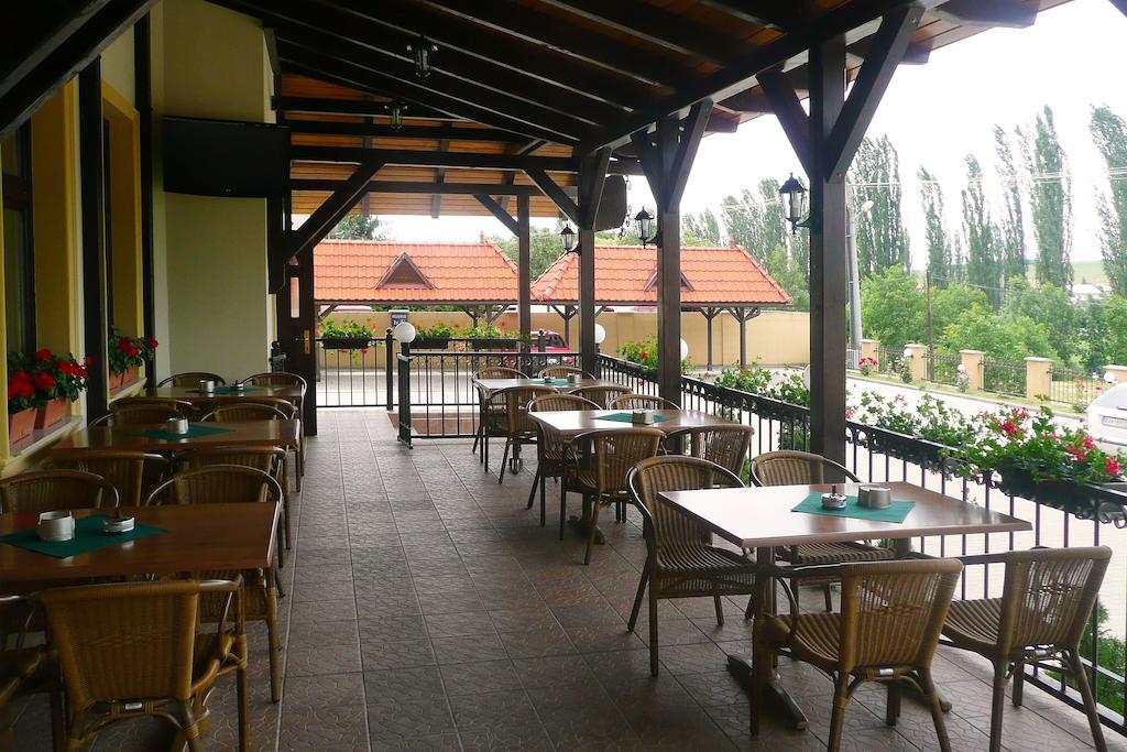Penzion Kastiel Velky Krtis Extérieur photo